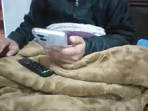 Snapshot of Hot-man39 chatting on January 14, 7:17 am Hot-man39 online show from January 14, 7:17 am