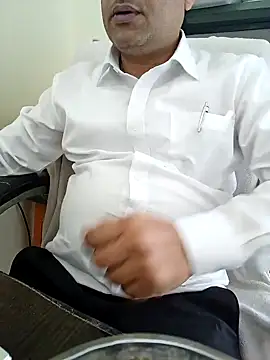 Snapshot of Hot-man39 chatting on January 21, 5:39 am Hot-man39 online show from January 21, 5:39 am