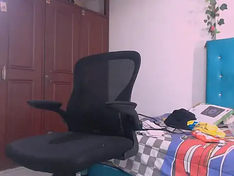 latinhot9631 online show from November 12, 2:28 am