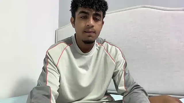 dominic brandd23 online show from November 22, 8:19 pm