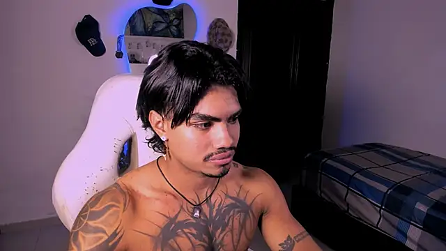 Young laroi online show from December 24, 11:00 pm