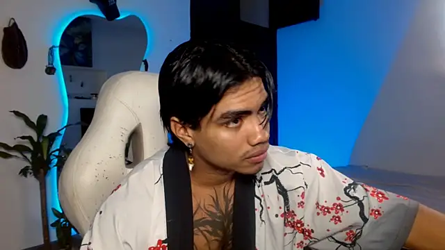 Young laroi online show from December 7, 12:09 am