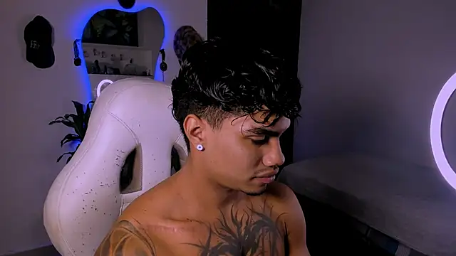 Young laroi online show from February 2, 9:56 pm