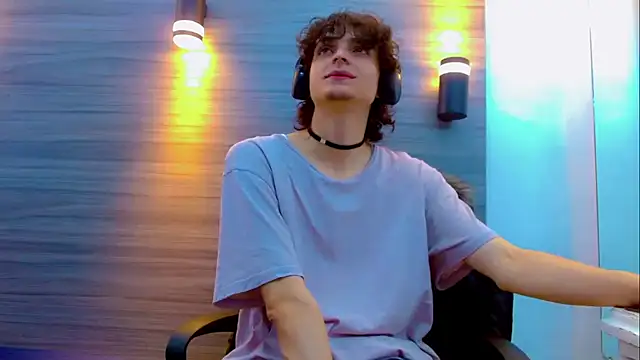 Sr BonnyEthan online show from March 18, 1:14 pm