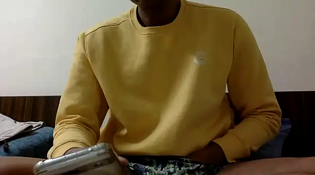 yadavindra85 online show from February 6, 3:37 am