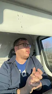 ionut9879 online show from March 5, 6:12 am