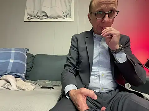 mouser21212 online show from February 18, 7:10 am