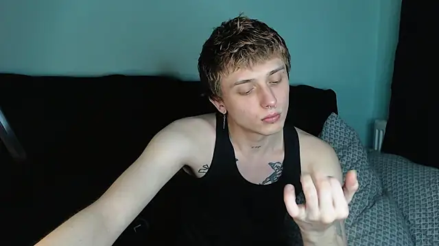 axxxturel online show from February 9, 6:05 pm