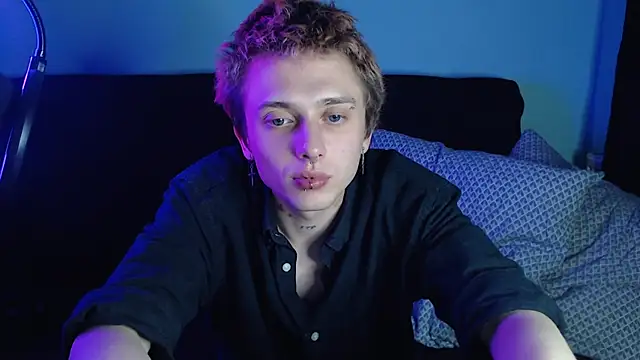 axxxturel online show from December 13, 4:00 am