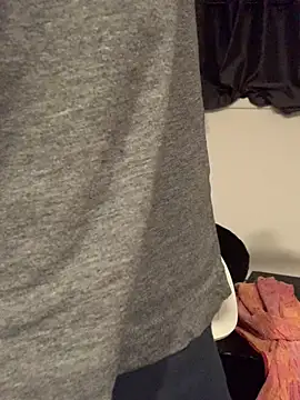 Snapshot of L0cKyseven77 chatting on December 29, 6:45 am L0cKyseven77 online show from December 29, 6:45 am