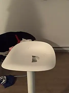 Snapshot of L0cKyseven77 chatting on December 12, 12:48 am L0cKyseven77 online show from December 12, 12:48 am