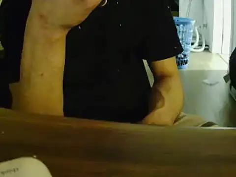 Snapshot of L0cKyseven77 chatting on March 21, 9:23 am L0cKyseven77 online show from March 21, 9:23 am