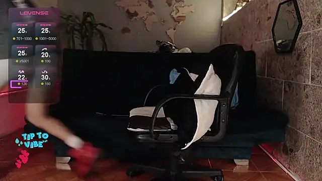 Snapshot of rogert_xx chatting on February 21, 1:44 am rogert xx online show from February 21, 1:44 am