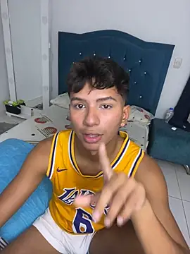 Leonarrrd 01 online show from September 23, 4:12 am