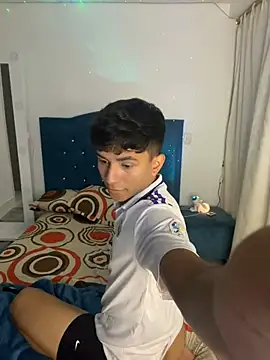 Leonarrrd 01 online show from December 14, 4:01 am