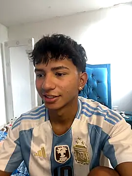 Leonarrrd 01 online show from October 5, 8:02 pm