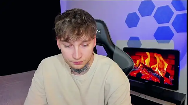 Chris Tyson online show from February 16, 2:11 am