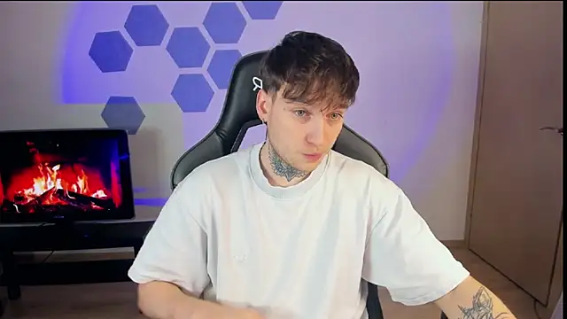 Chris Tyson online show from January 11, 8:10 pm