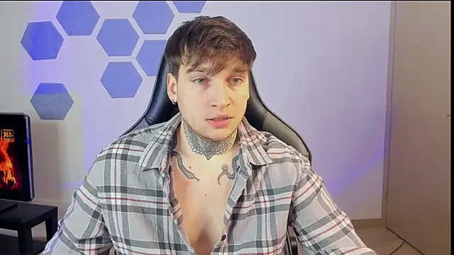 Chris Tyson online show from February 4, 12:51 am