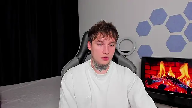 Chris Tyson online show from October 9, 5:51 pm