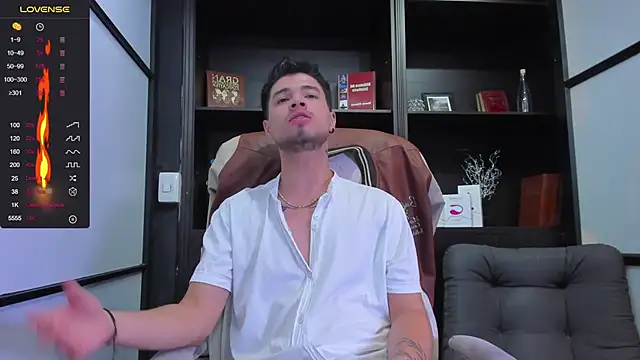 Snapshot of EdwardRoss_ chatting on January 7, 8:52 pm EdwardRoss  online show from January 7, 8:52 pm