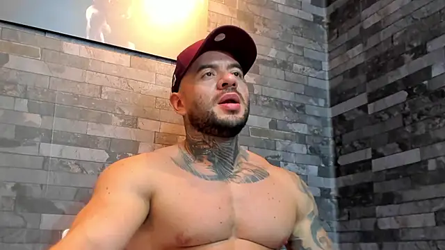 BruceDallas online show from January 18, 3:41 am