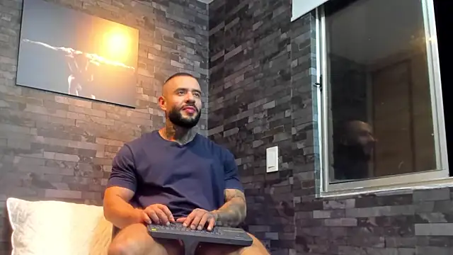 BruceDallas online show from October 30, 1:52 am