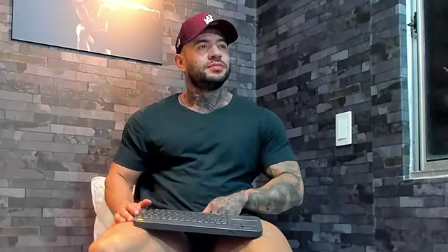 BruceDallas online show from February 3, 4:10 am