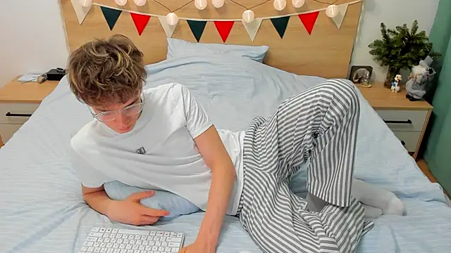 Fandi 777 online show from January 3, 12:30 pm