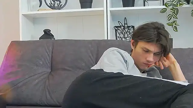 CalvinCay online show from March 7, 1:42 am