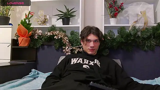 CalvinCay online show from December 15, 8:04 pm