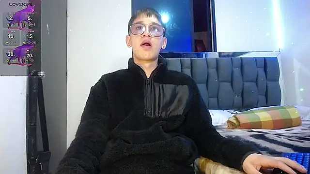 Snapshot of Mr_daren_ chatting on February 22, 8:59 pm Mr daren  online show from February 22, 8:59 pm