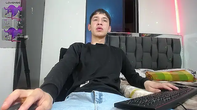 Snapshot of Mr_daren_ chatting on February 6, 6:13 pm Mr daren  online show from February 6, 6:13 pm