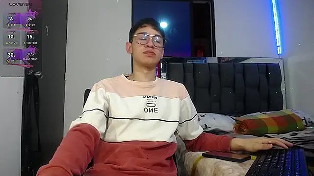 Snapshot of Mr_daren_ chatting on February 4, 5:45 pm Mr daren  online show from February 4, 5:45 pm