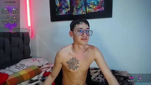 Snapshot of Mr_daren_ chatting on February 20, 10:59 pm Mr daren  online show from February 20, 10:59 pm