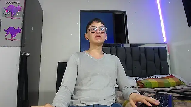 Snapshot of Mr_daren_ chatting on February 10, 5:41 pm Mr daren  online show from February 10, 5:41 pm