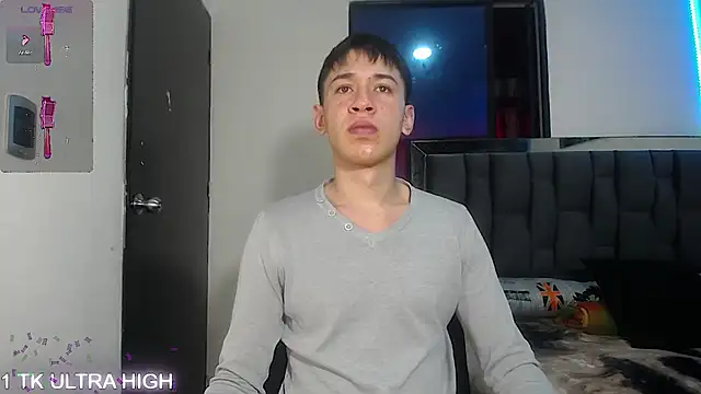 Snapshot of Mr_daren_ chatting on March 12, 5:49 pm Mr daren  online show from March 12, 5:49 pm