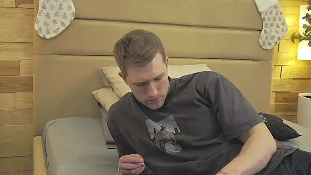 EthanPinkman online show from December 15, 4:42 am