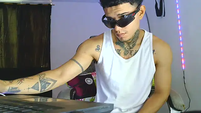 Skartoliver online show from October 13, 2:23 pm