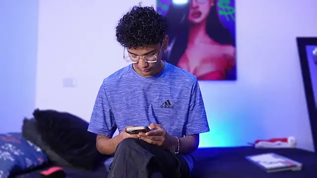 harrytwink18 online show from December 30, 1:25 pm