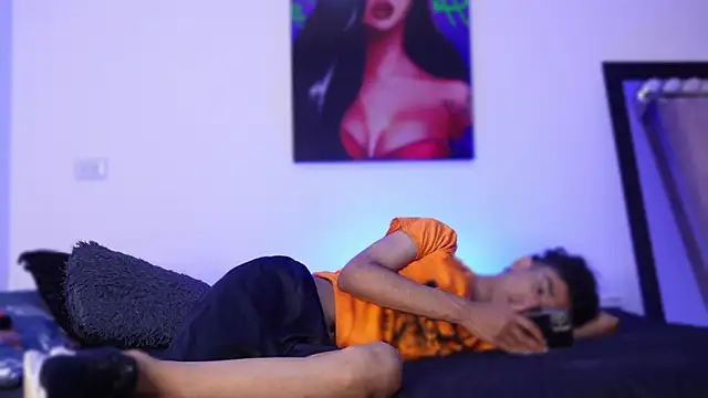 harrytwink18 online show from December 26, 1:21 pm