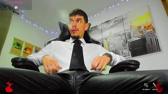 Snapshot of BRAYHAMBROWN chatting on October 28, 3:42 am BRAYHAMBROWN online show from October 28, 3:42 am