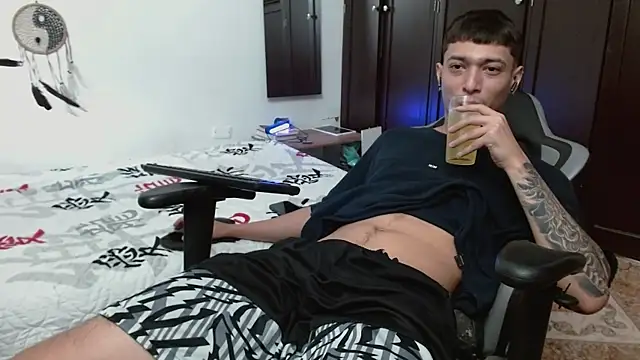 aaron blug online show from November 12, 4:46 pm