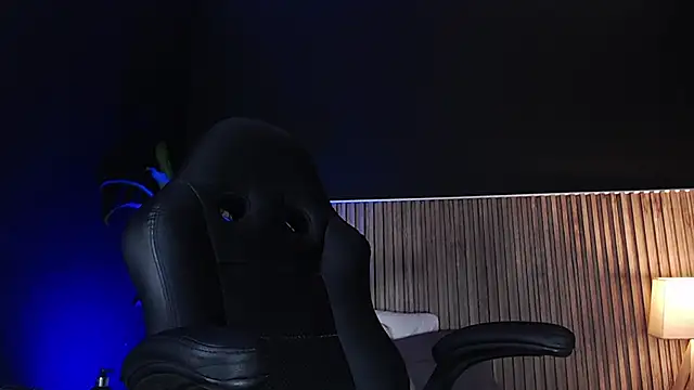 DilanJonnes  online show from February 4, 10:02 pm