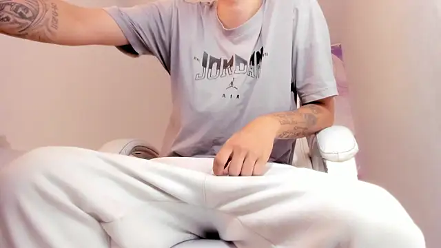 FrannBoy online show from February 25, 3:51 am