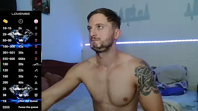 cuple hoot  online show from October 3, 9:53 pm