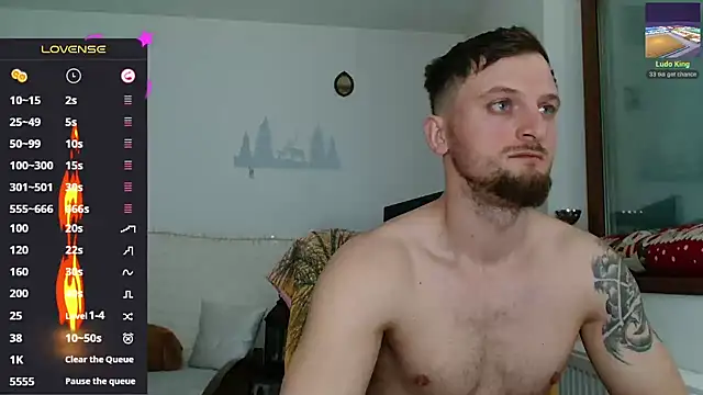 cuple hoot  online show from March 5, 4:35 pm