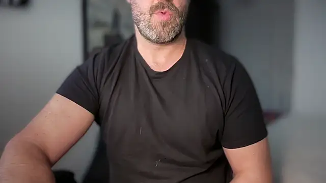 Mr Beef online show from December 1, 9:56 am