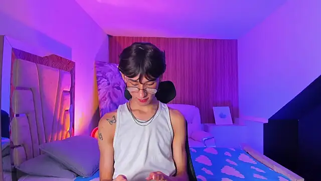 Snapshot of JasperCooper_ chatting on October 3, 2:00 pm JasperCooper  online show from October 3, 2:00 pm