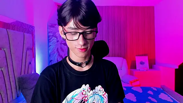 Snapshot of JasperCooper_ chatting on October 18, 2:11 pm JasperCooper  online show from October 18, 2:11 pm